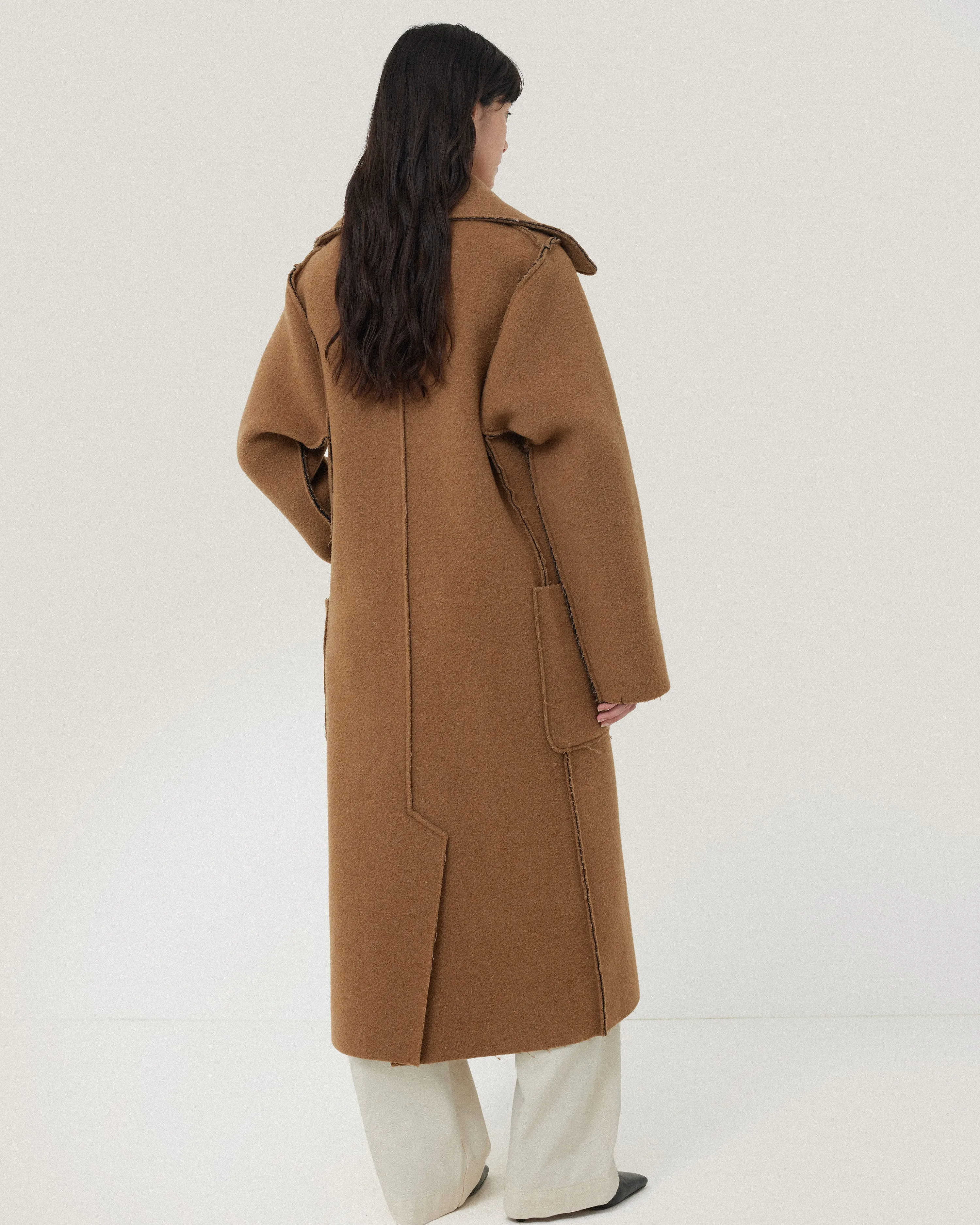 Italian Wool Raw Edge Coat | Camel