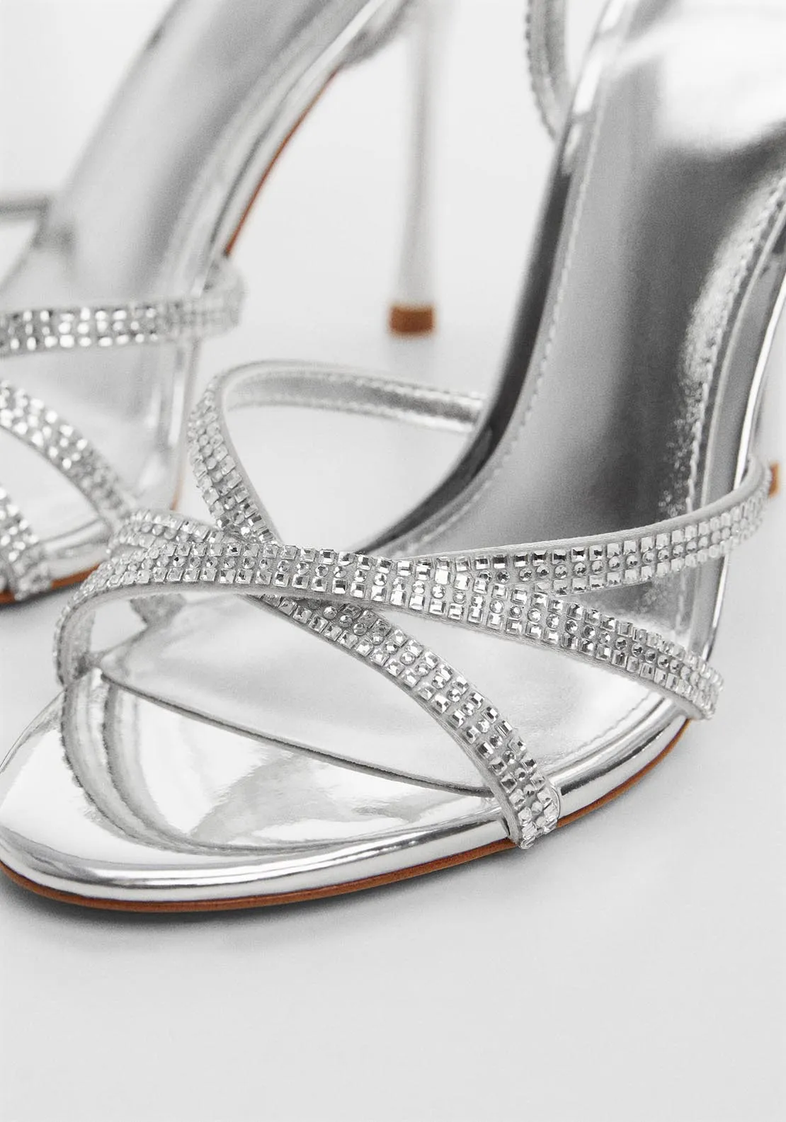 Strap rhinestone sandals