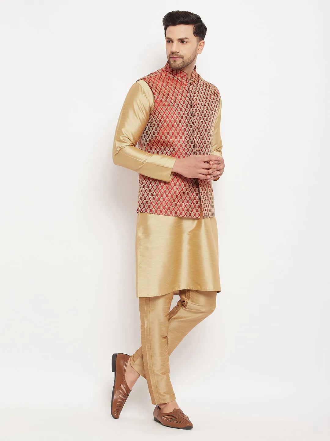 VM BY VASTRAMAY Men's Rose Gold Silk Blend Kurta And Pant Style Pyjama With Maroon Woven Nehru Jacket